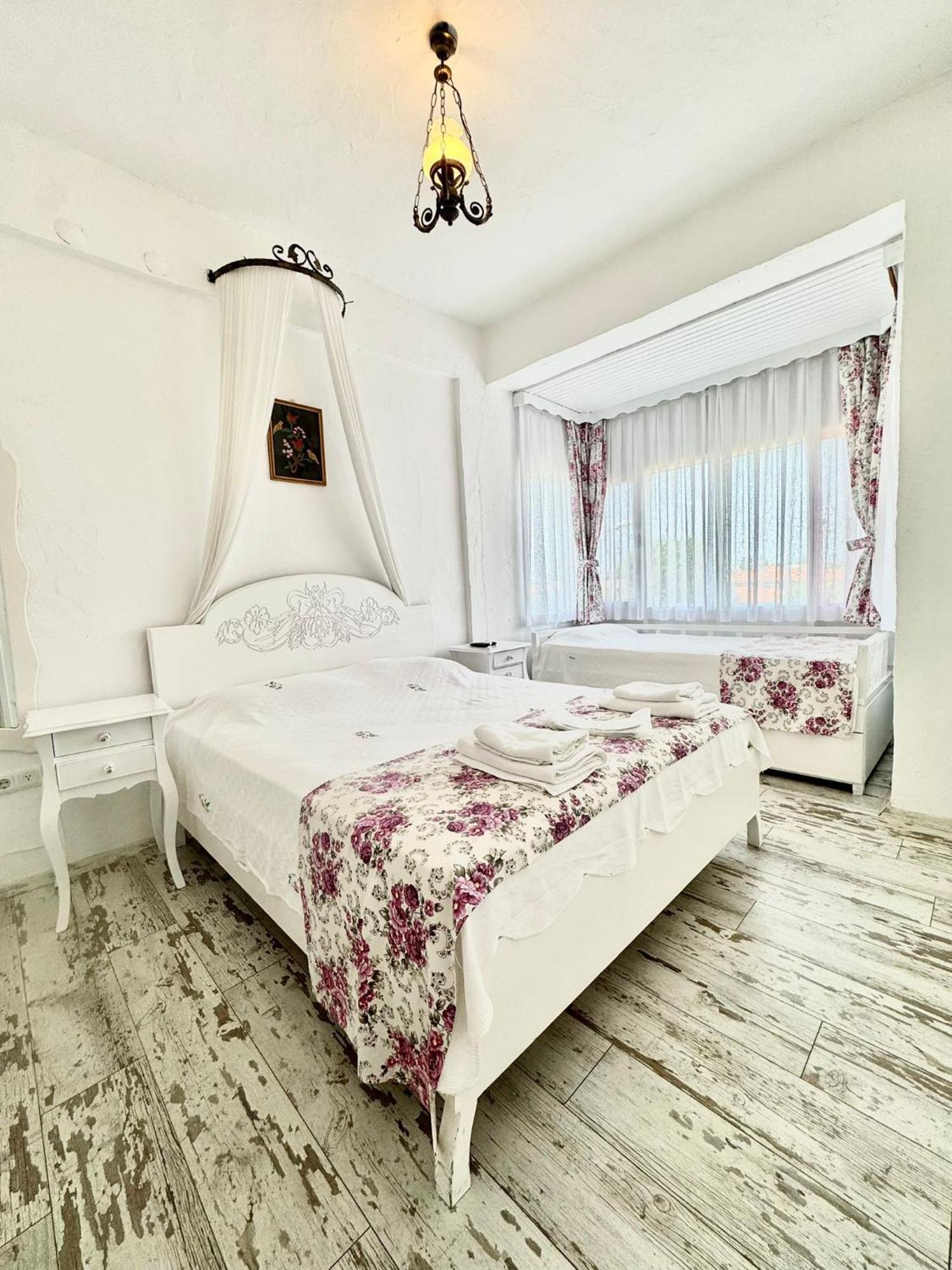 Aisem By Hire Hotell Alaçatı Exteriör bild